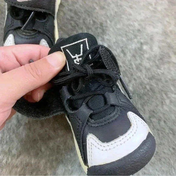Vintage 1996 Nike Baby D.T. Max Sneakers - Picture 7 of 14